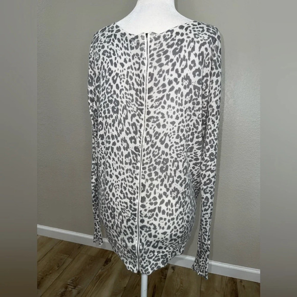 OLIVACEOUS women’s animal print top - Picture 4 of 8